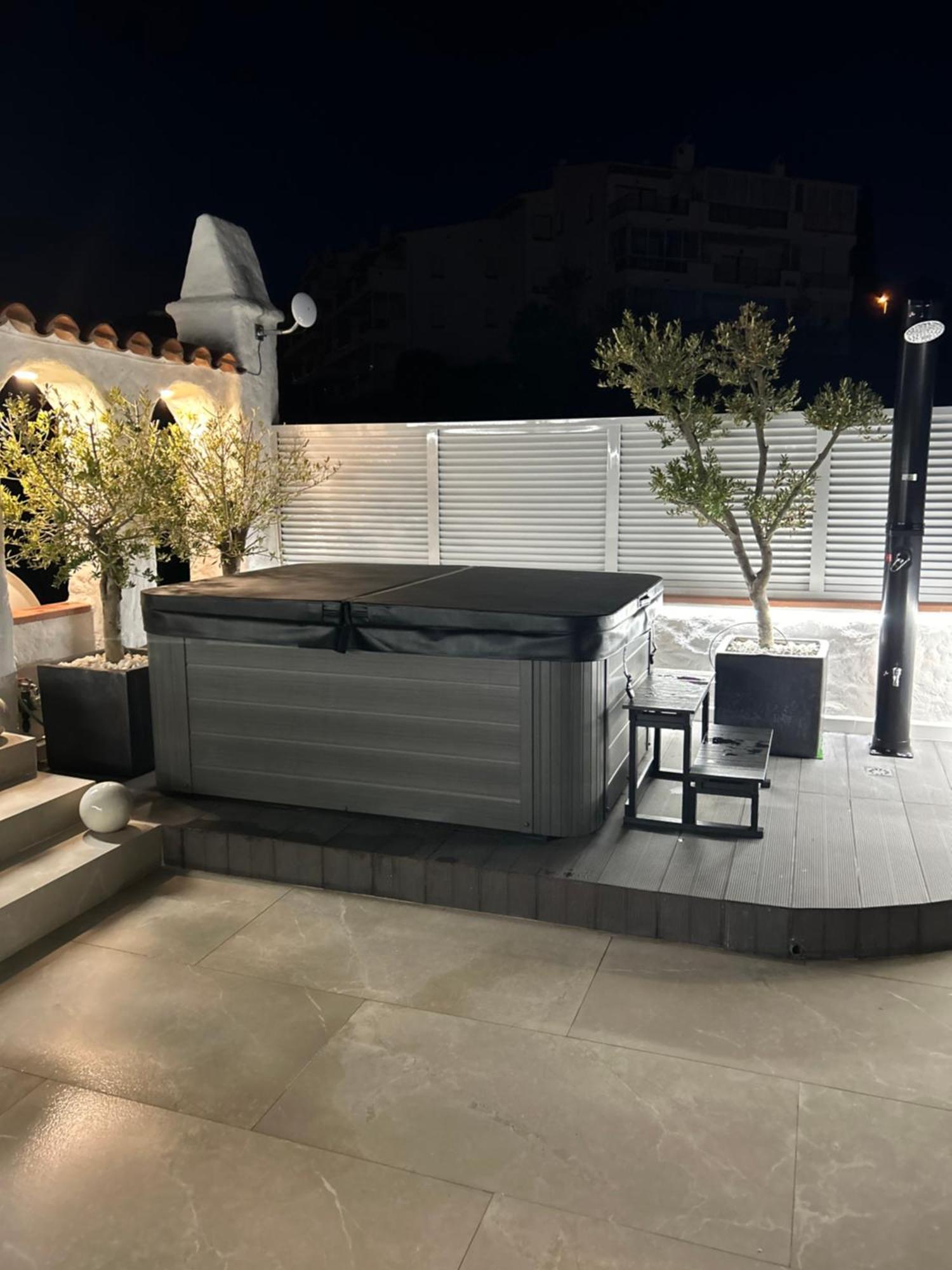 Appartement Duplex Rosas Avec Terrasse Magnifique Jacuzzi Vue Mer المظهر الخارجي الصورة