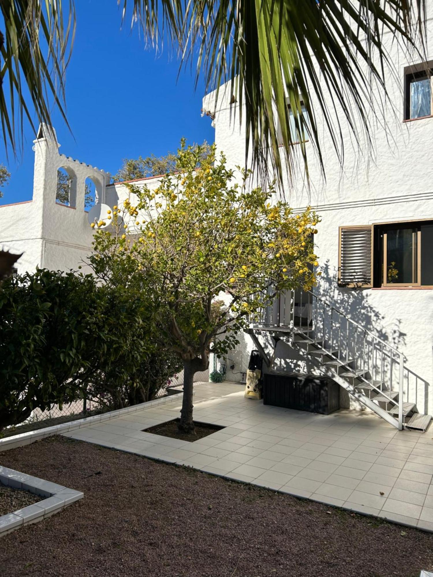 Appartement Duplex Rosas Avec Terrasse Magnifique Jacuzzi Vue Mer المظهر الخارجي الصورة