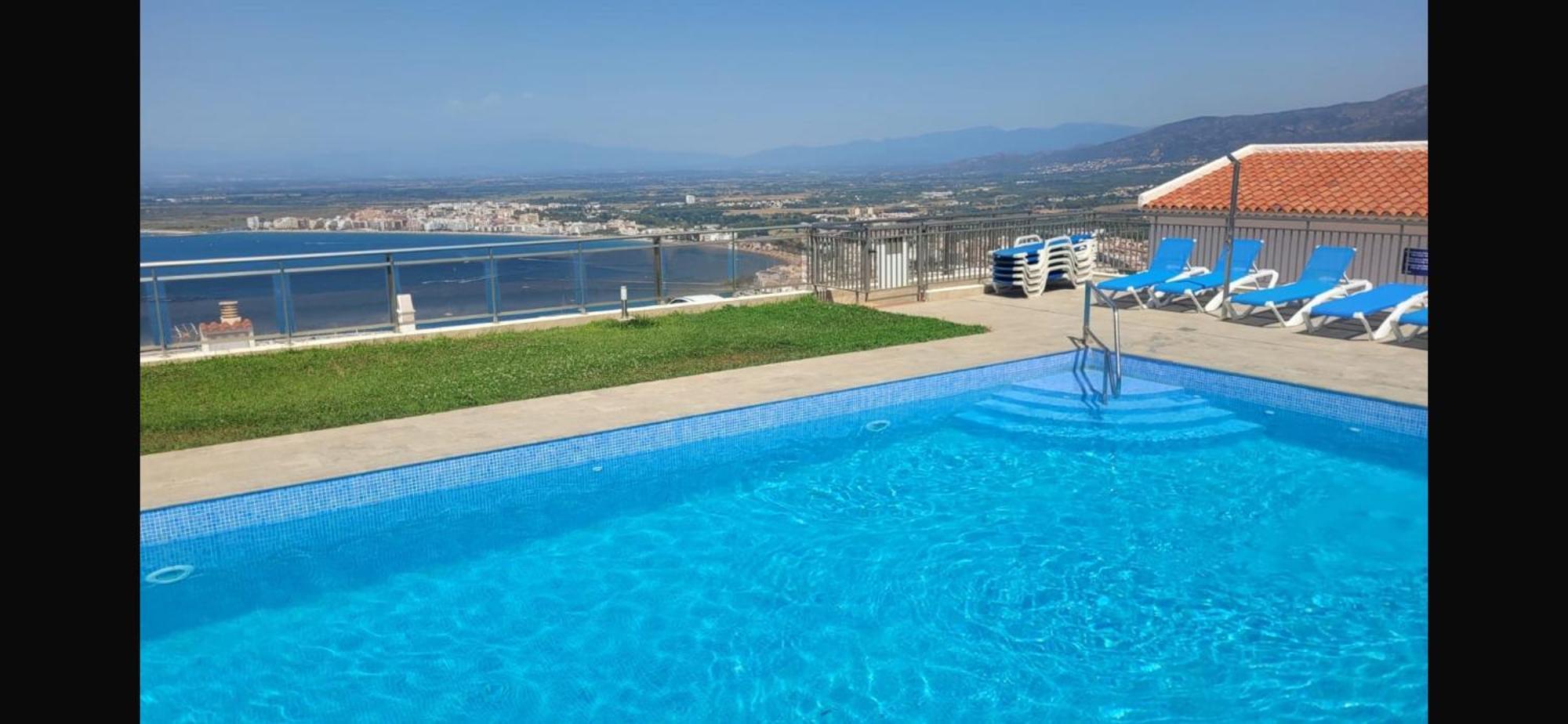 Appartement Duplex Rosas Avec Terrasse Magnifique Jacuzzi Vue Mer المظهر الخارجي الصورة
