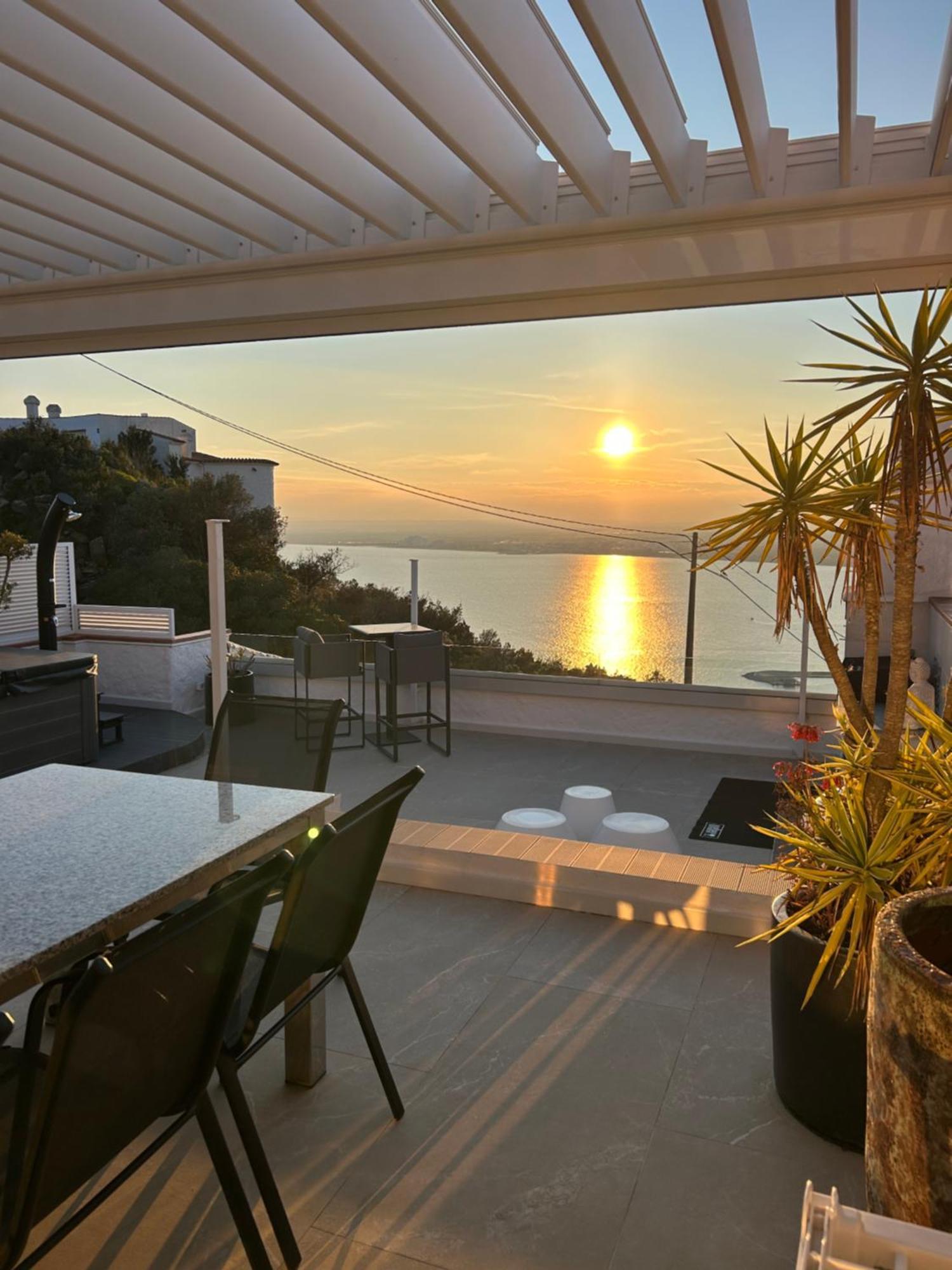 Appartement Duplex Rosas Avec Terrasse Magnifique Jacuzzi Vue Mer المظهر الخارجي الصورة
